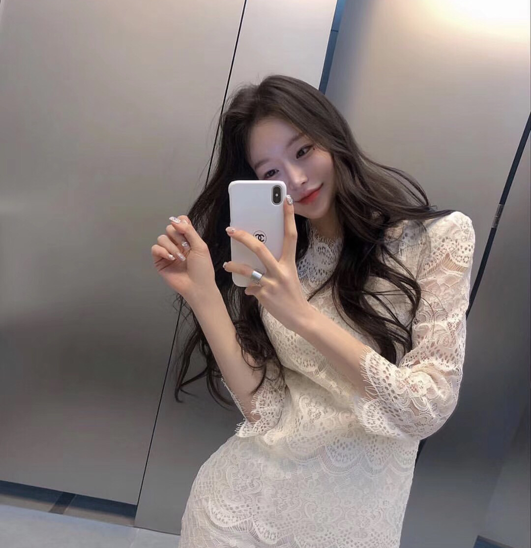 美女壁纸手机壁纸_美女自拍
