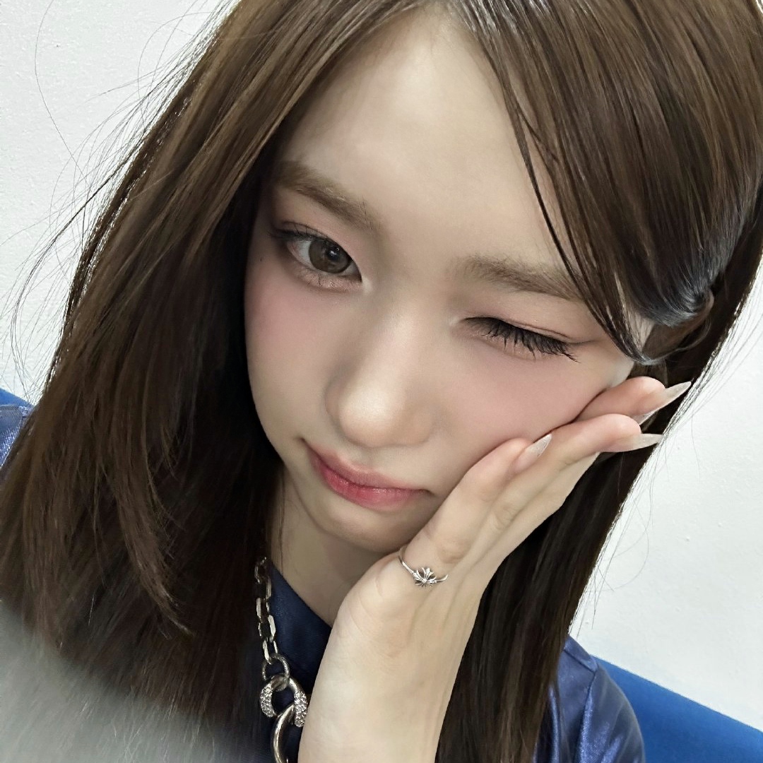 美女壁纸图片2025最新款_美女壁纸动漫