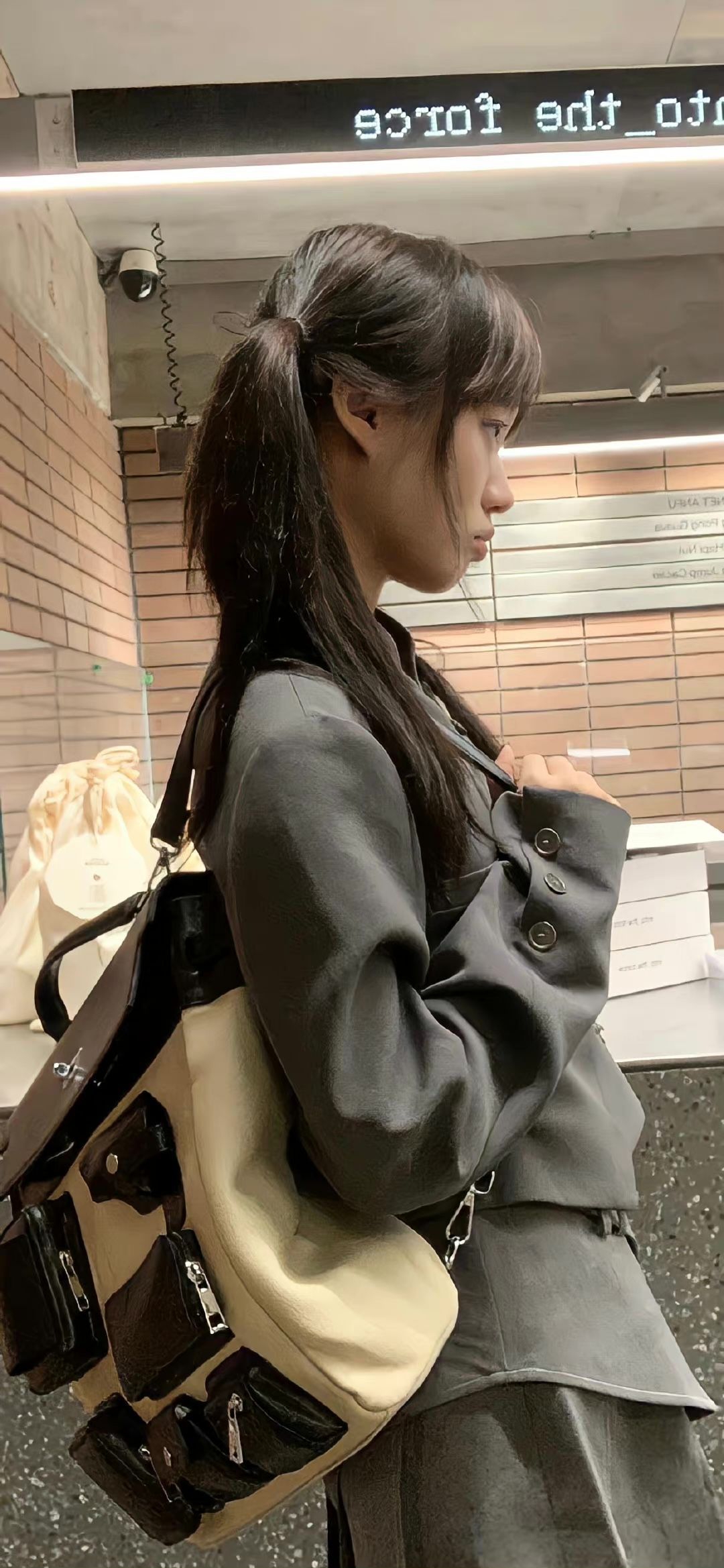 美女头像真人侧脸_美女高雅造型