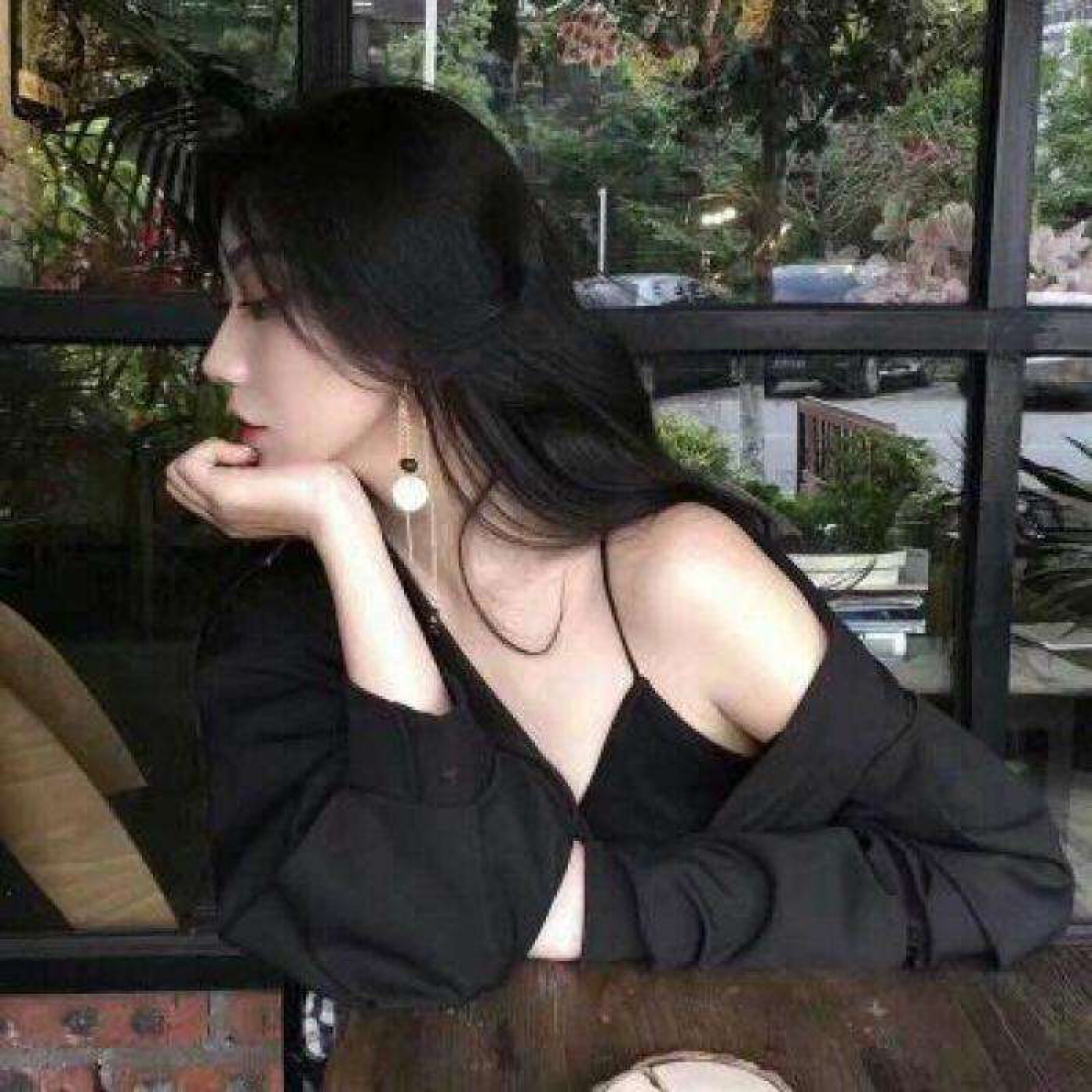 美女照片真人图片背面_美女图片微信头像
