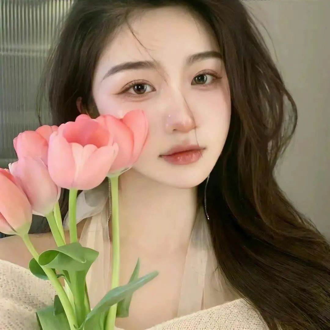 美女高雅造型_美女照片游泳壁纸