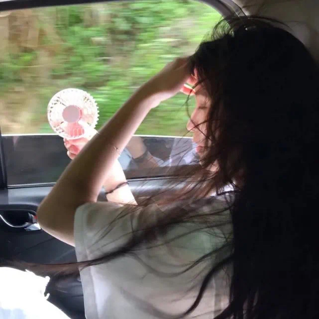 美女壁纸手机壁纸_美女头像真人头像高冷