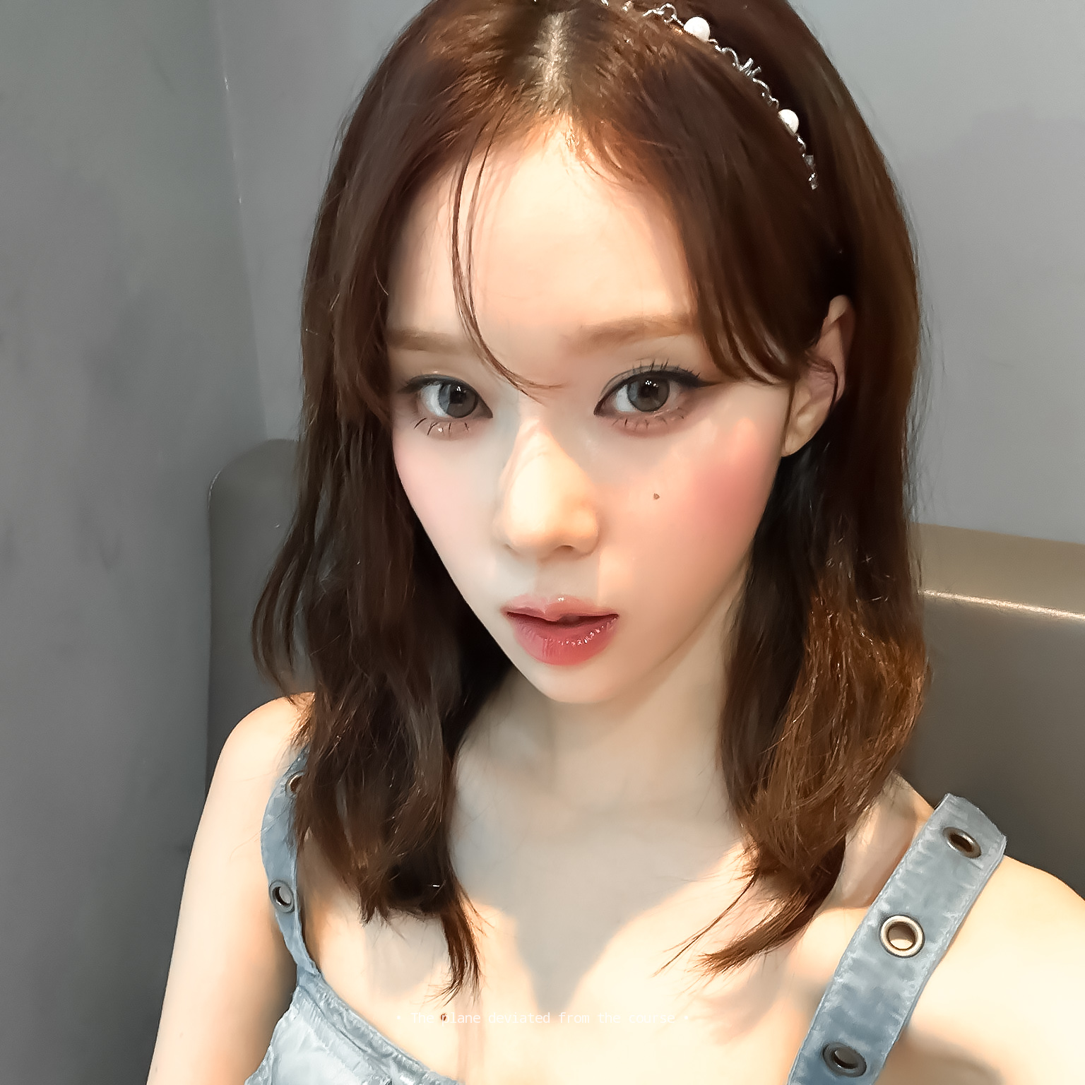 美女头像真人氛围感_美女头像真人背影