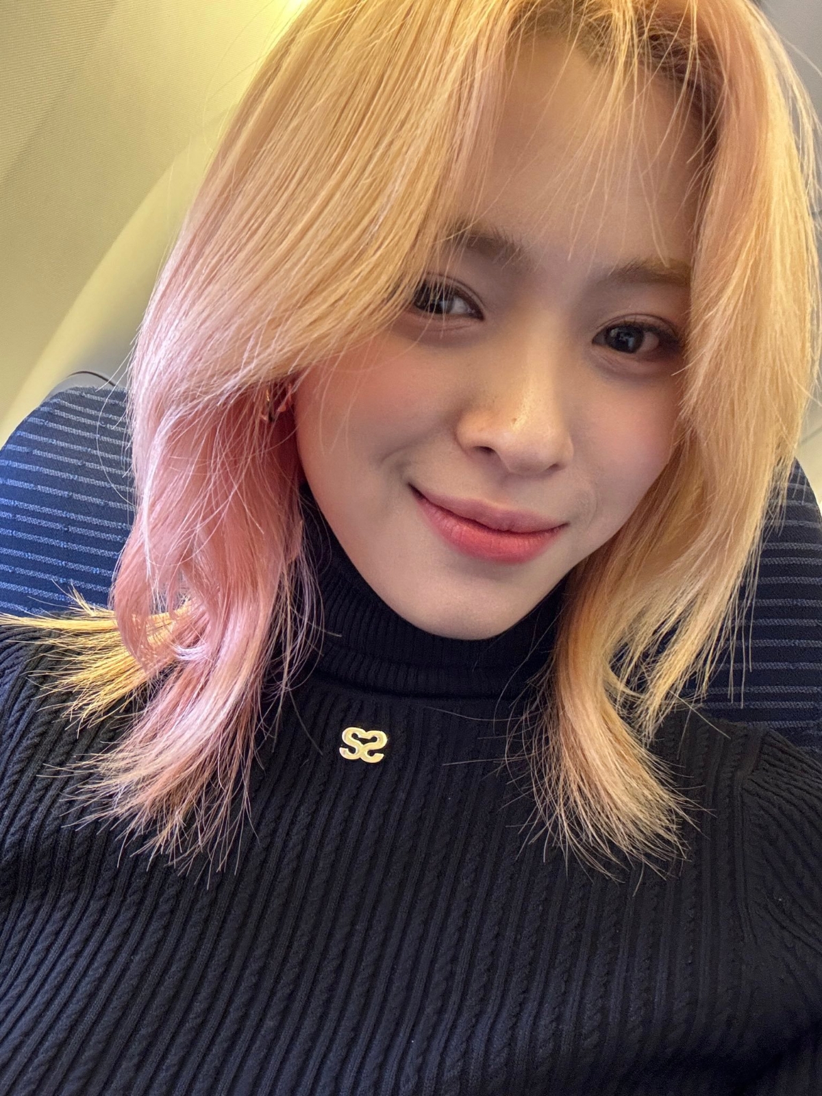 【黑人巨大两根一起挤进的视频】美女头像图片真人_美女自拍