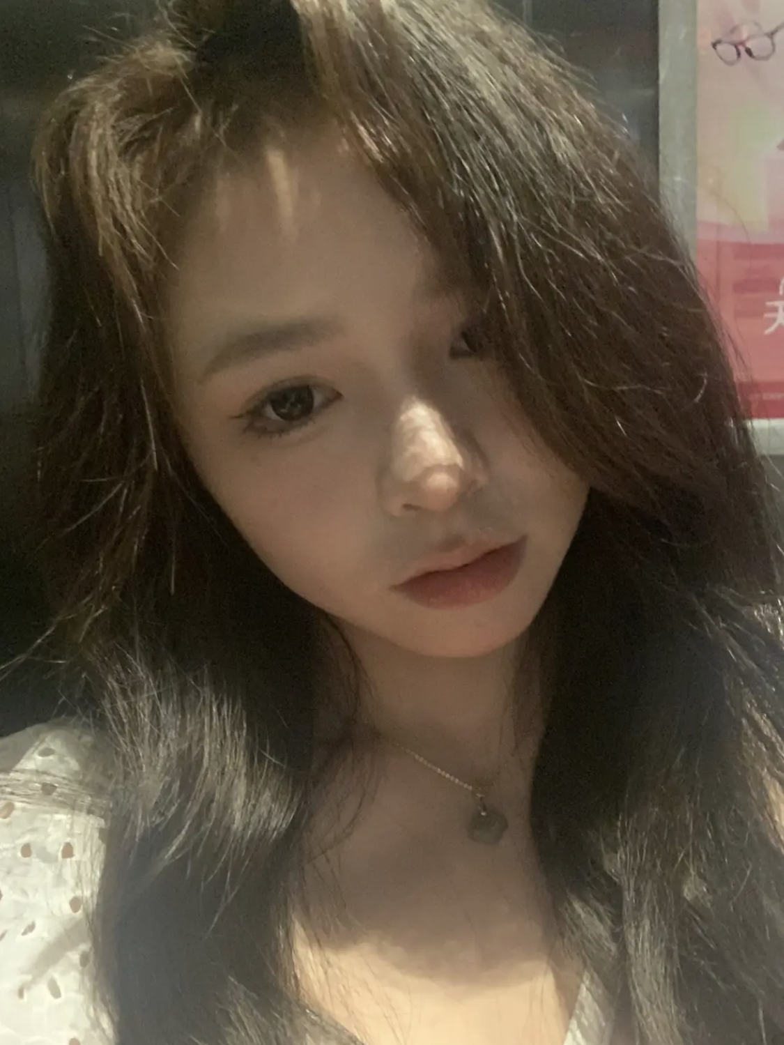 美女图片微信头像背影唯美_美女头像真人