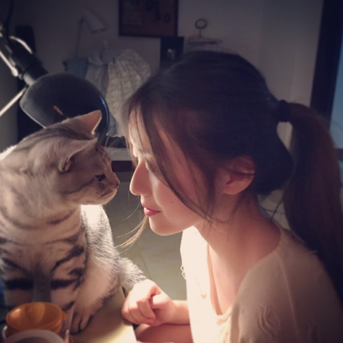 美女照片真实_美女照片背影侧面