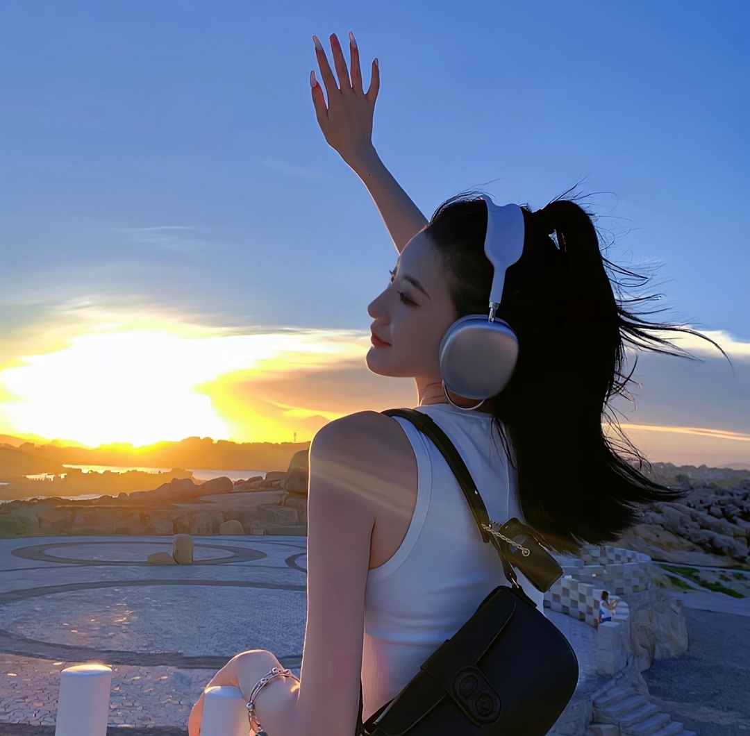 美女自拍旅游头像_美女壁纸