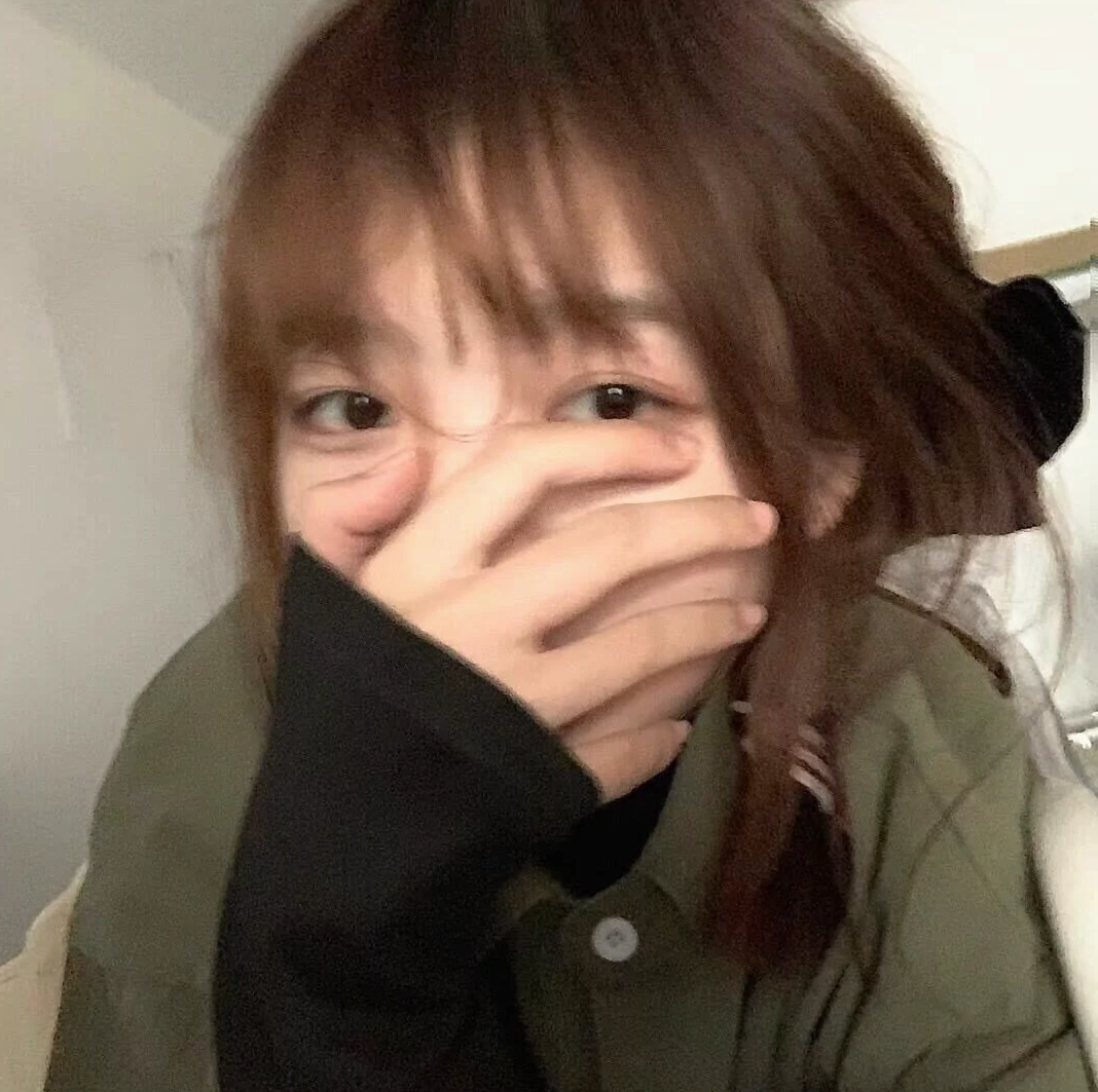 美女照片游泳写真壁纸_美女自拍旅游头像