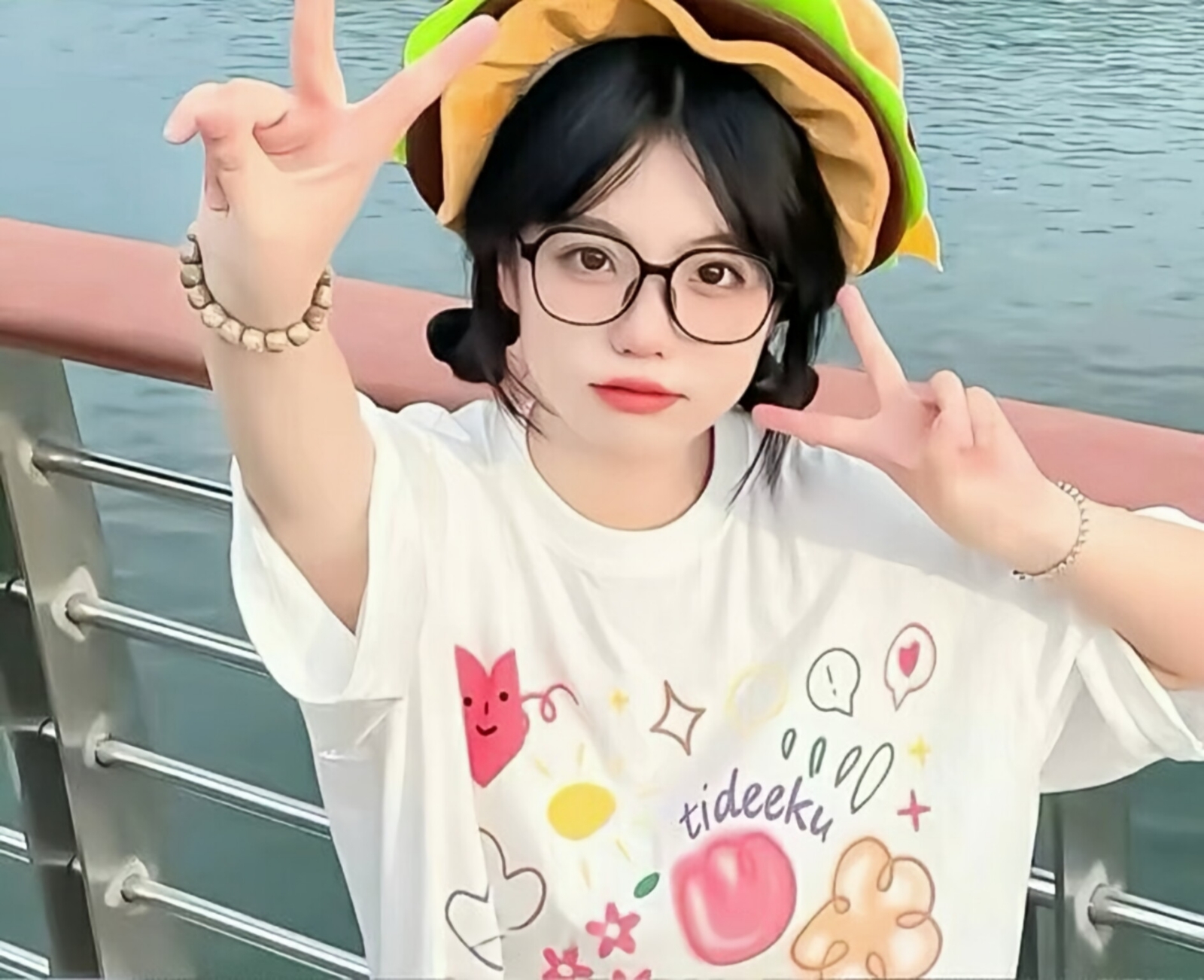 美女图片微信头像侧面_美女头像壁纸