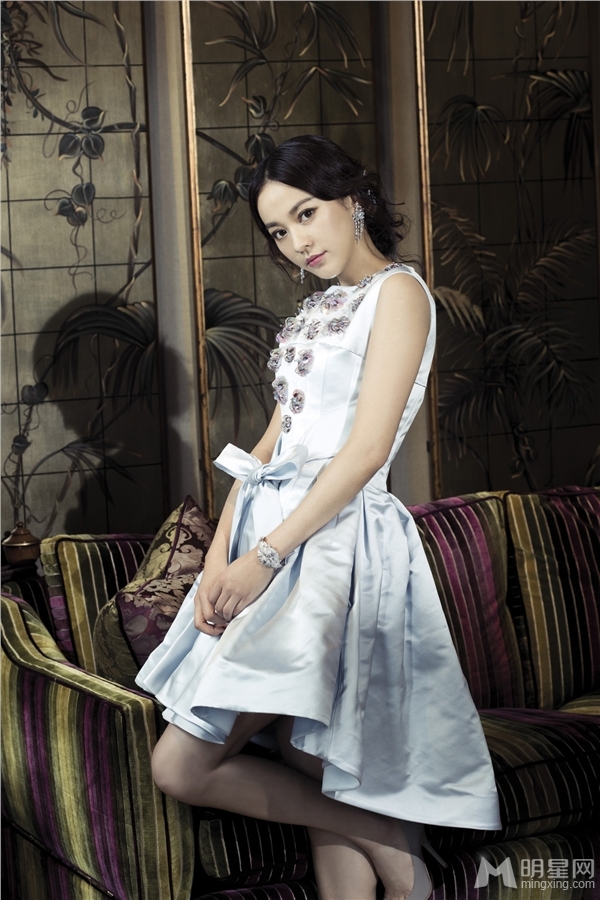 美女高雅造型_美女头像真人版