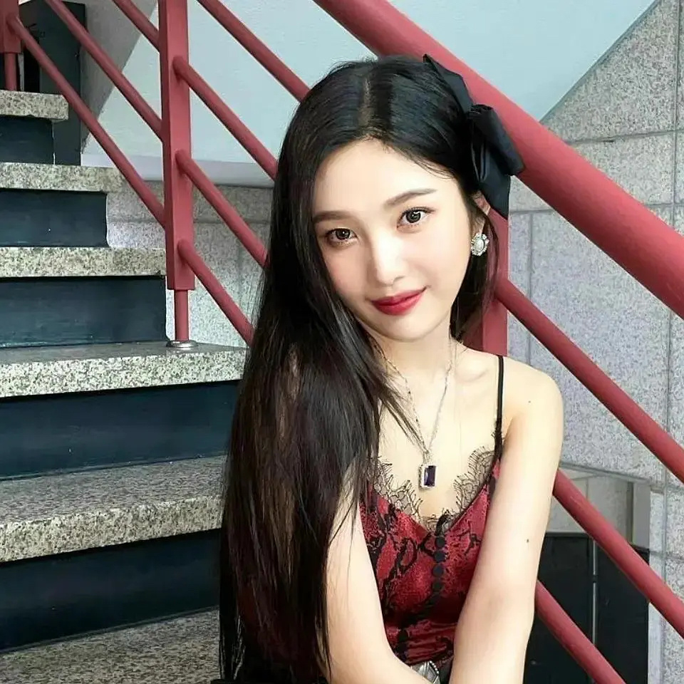 双指探洞嗨到飞起上位骚逼吃鸡巴_美女照片