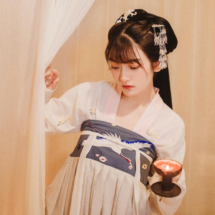 美女自拍旅游头像_美女头像真人头像可爱