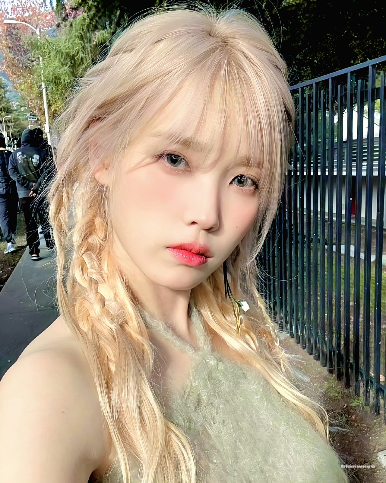 美女时尚街拍_美女壁纸图片2025最新款