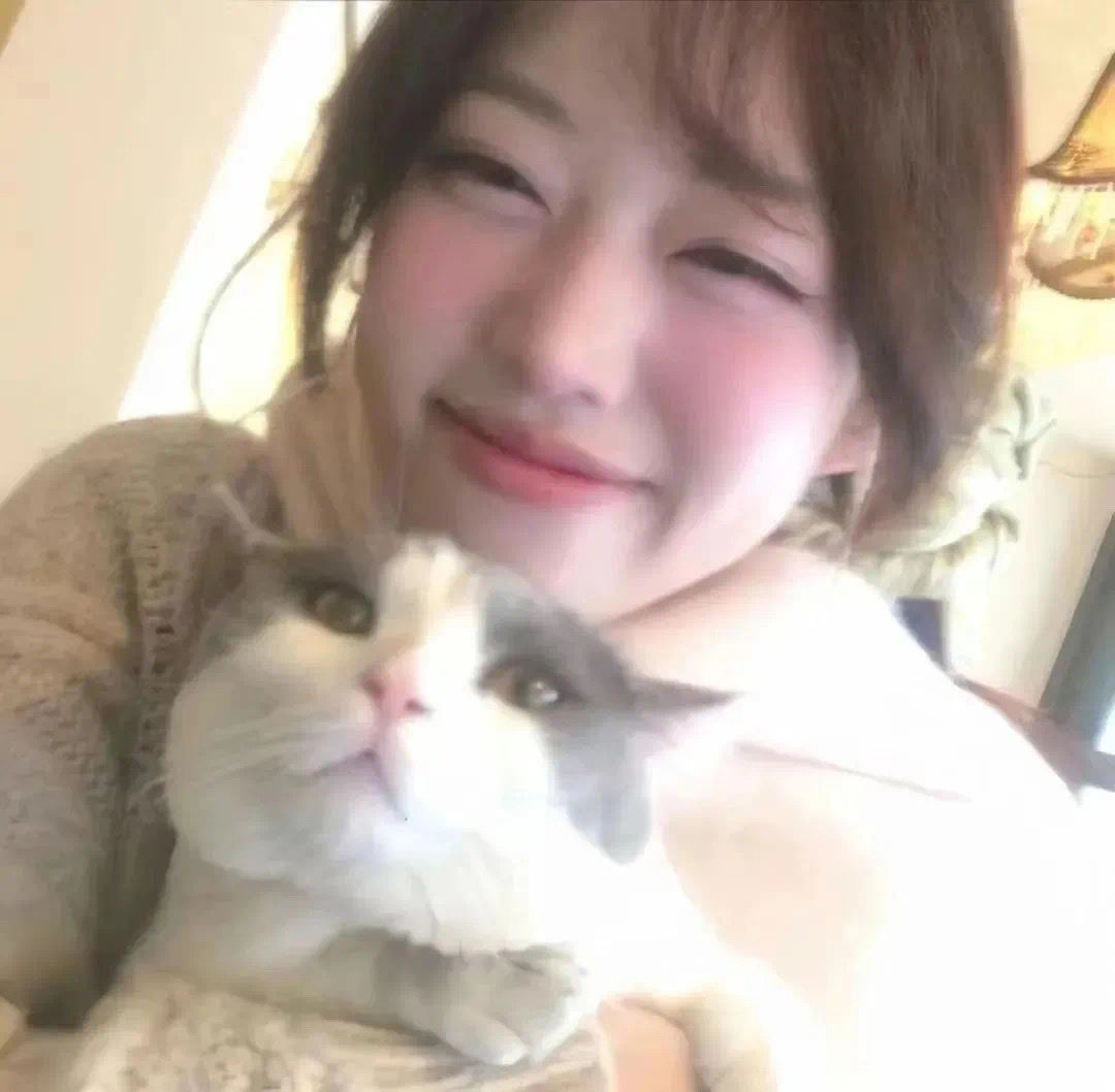 美女照片游泳卡通_美女头像真人高冷