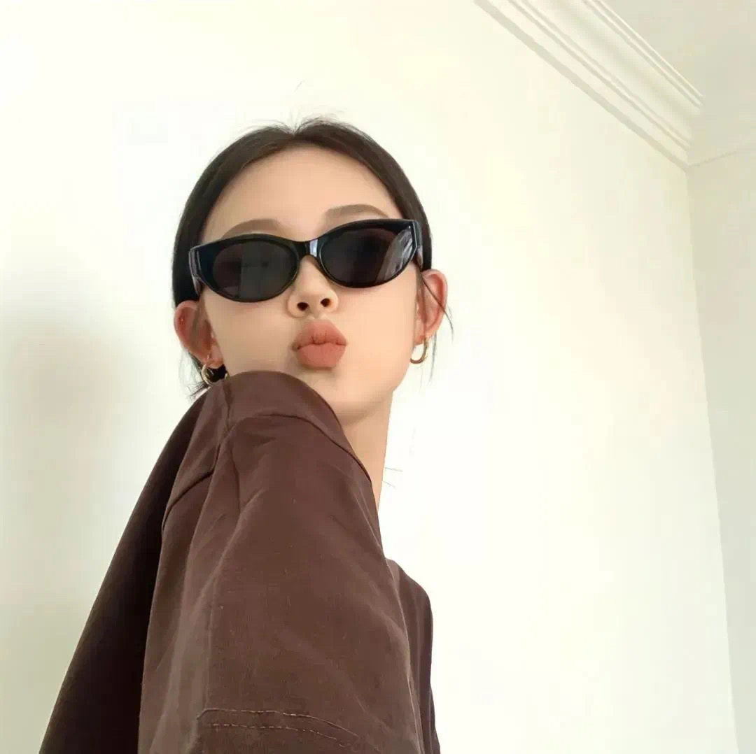 美女自拍旅游头像_美女头像真人头像高冷