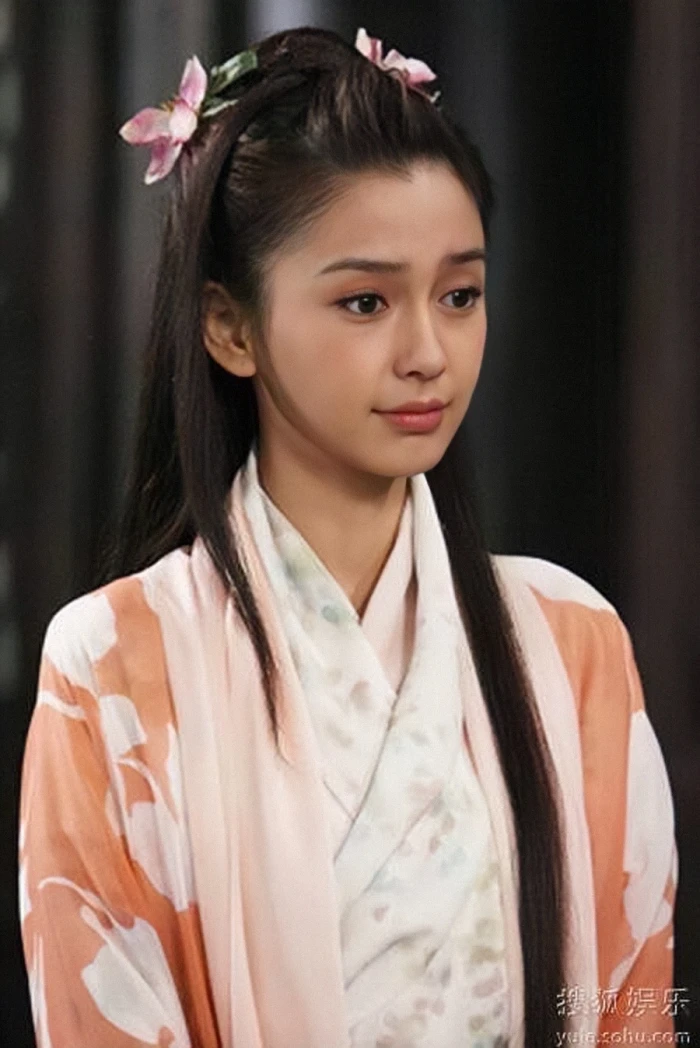 美女头像真人版_美女自拍背影微信头像